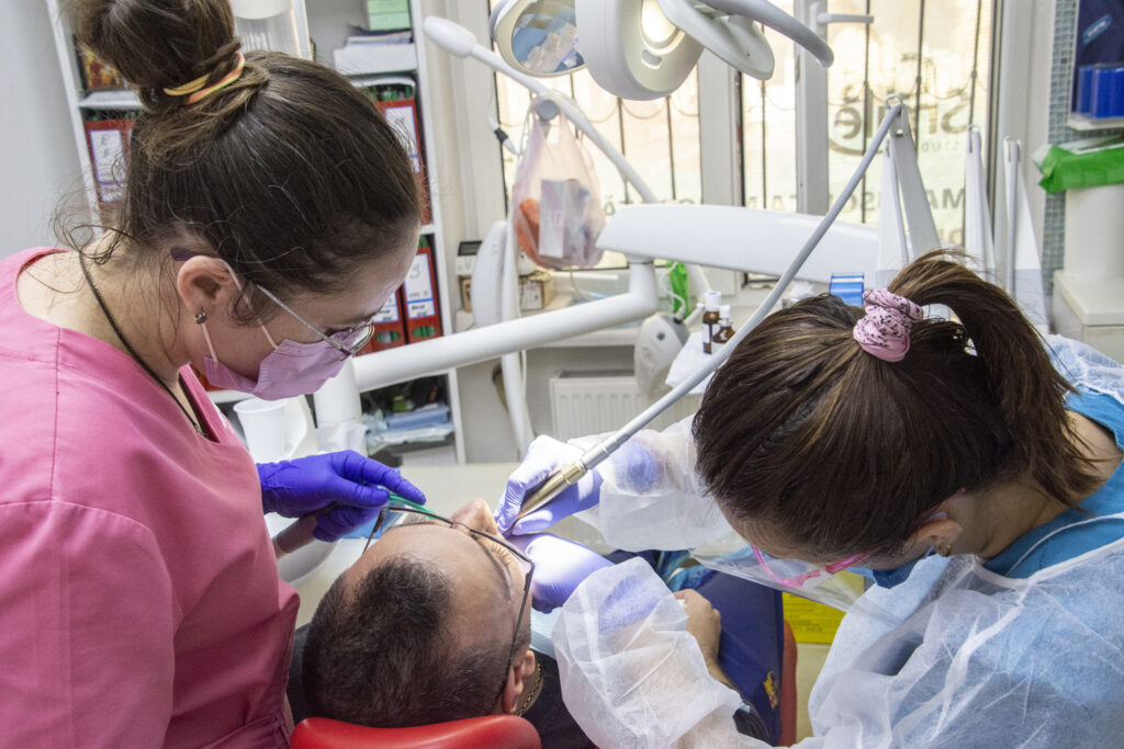 cris smile implant dentar (36)