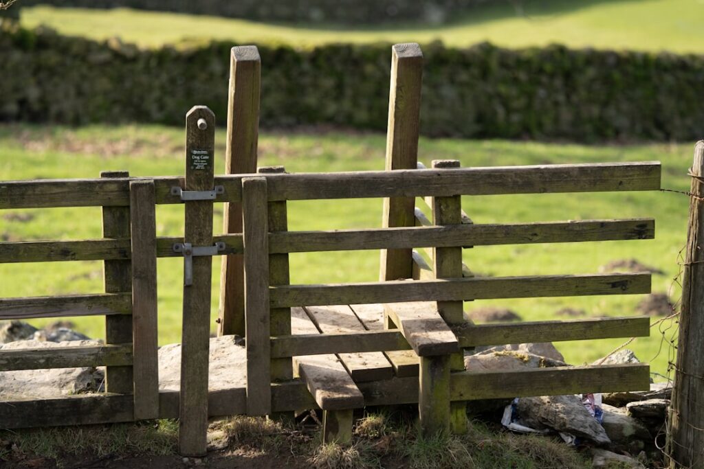 Photo restore traditional gate or fence without compromising aesthetics