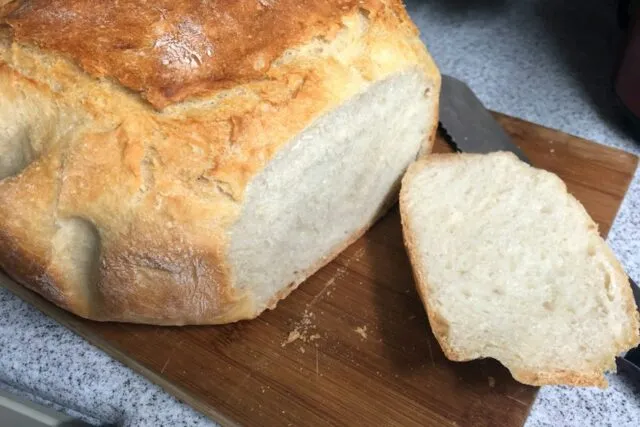 Photo homemade wood-fired oven bread recipe